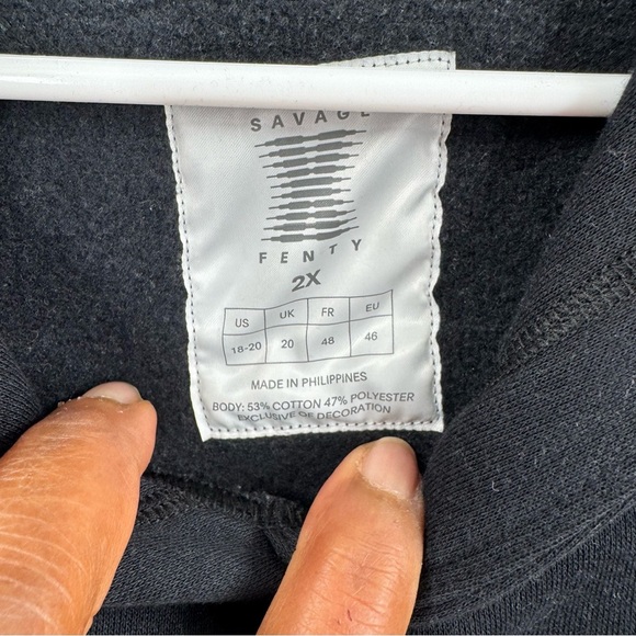 Savage X fente Black Cropped Hoodie Top size 2X - Picture 4 of 7